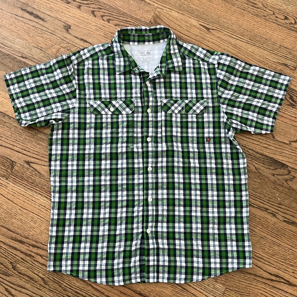 Men’s Mountain Hardware short sleeve button up. Never worn.